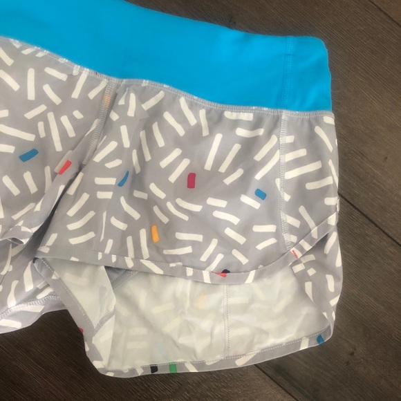 🍋 Lululemon Seawheeze Speed shorts Sz. 4 - Picture 4 of 6